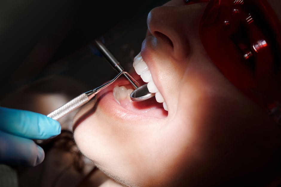 Baby-Zähne: Wann erwarten Eltern den ersten Zahn?