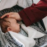 Wie lernt ein Baby alleine einzuschlafen?