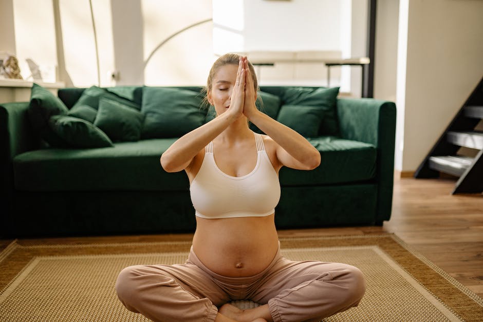  Babys auf dem Bauch schlafen lassen, wann es erlaubt ist