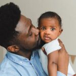 Warum Babys nicht küssen? Ein Ratgeber für Eltern