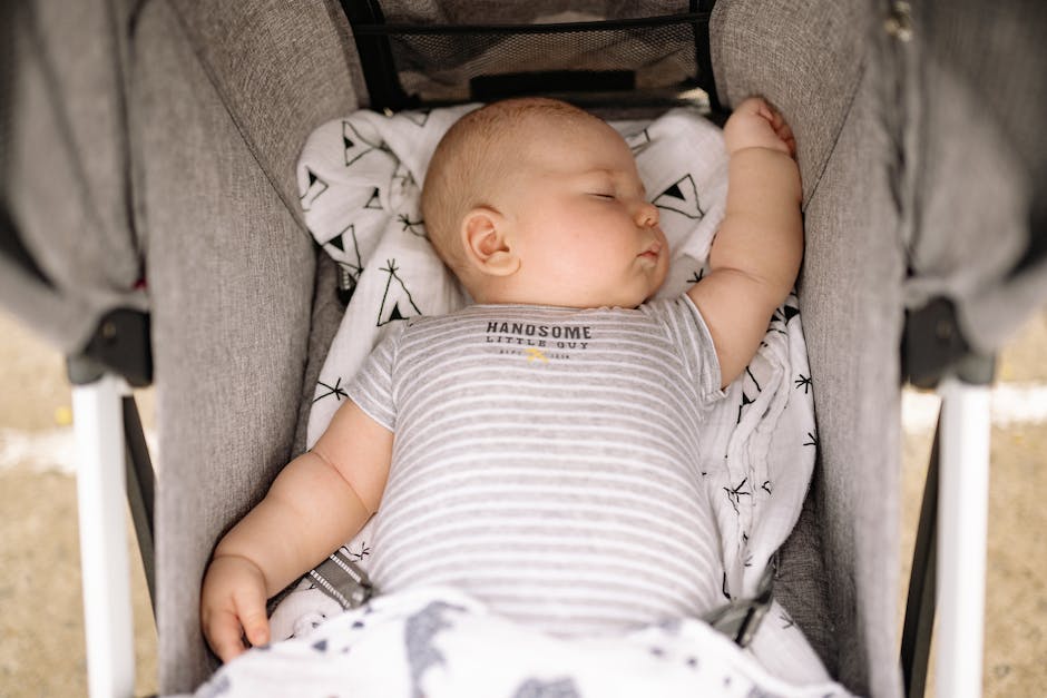  Schlafposition von Babys: Po nach oben