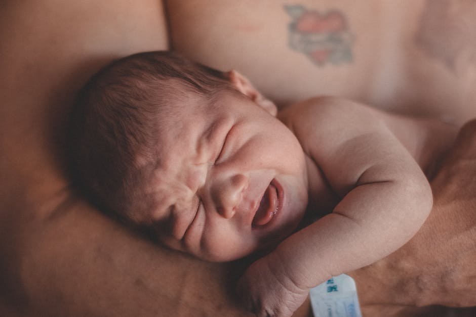 Warum schreien Babys nach der Geburt? Ein Überblick.