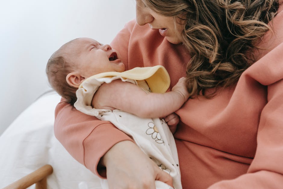  warum weinen Babys nach der Geburt? Erfahren Sie mehr über die Ursachen und wie man ihn beruhigen kann.