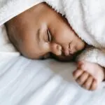 Warum Babys nach der Geburt weinen
