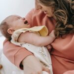 Fähigkeiten von Babys im Alter von 3 Monaten